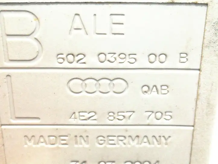 Audi A8 S8 D3 4E (2002 - 2005) 4E2857705 Передний ремень безопасности — фото 2