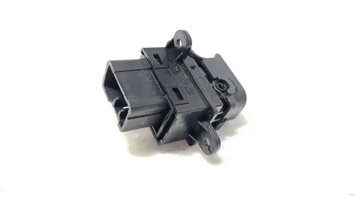 Kia Soul (2008 - 2011) 4865201110 Кнопка стеклоподъемников — фото 4