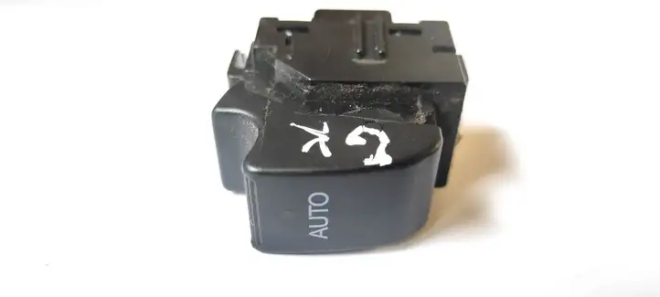 Toyota Corolla E120 E130 (2004 - 2007) 37077B Кнопка стеклоподъемников — фото 3