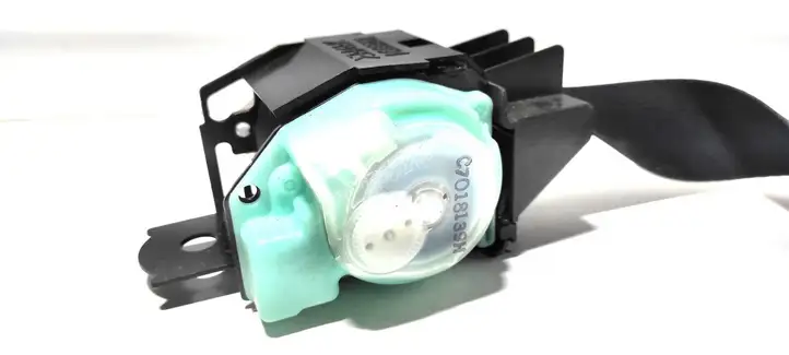 Toyota Corolla E120 E130 (2004 - 2007)  1028894 Средний ремень безопасности ()