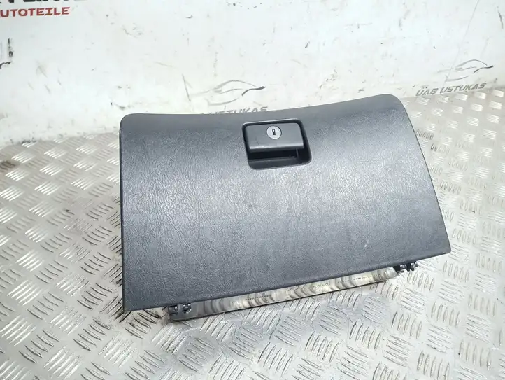 Toyota Corolla E120 E130 (2004 - 2007) 5555112340 Бардачок в сборе — фото 1