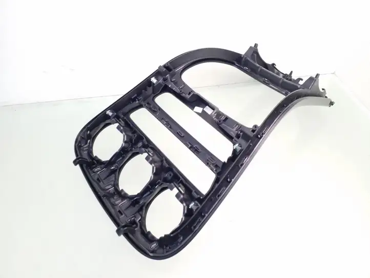 Mercedes-Benz C W205 (2014 - 2021)  A2056805107 Отделка радио/ навигации