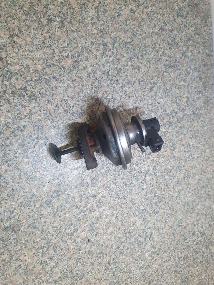 BMW 3 E90 E91 (2005 - 2012)  7801942 Охладитель EGR