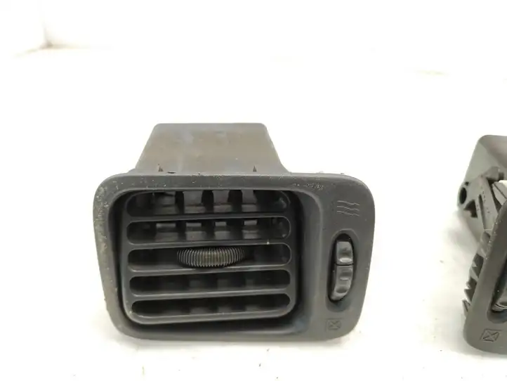 Suzuki Liana (2001 - 2004) 7363054G00 Боковой воздушный дефлектор — фото 5