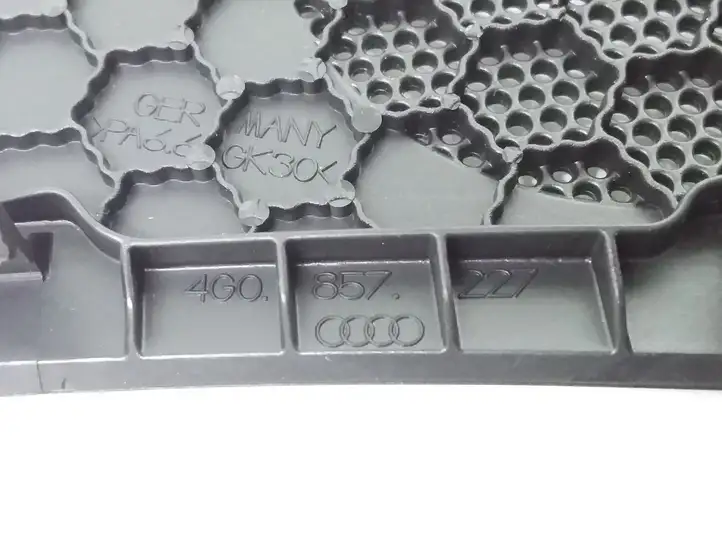 Audi A6 C7 (2011 - 2014) 4G0857227 Накладка бокового динамика — фото 3