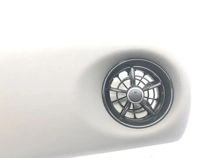 Toyota Yaris (2014 - 2019) 554700D090 Декоративная планка — фото 2