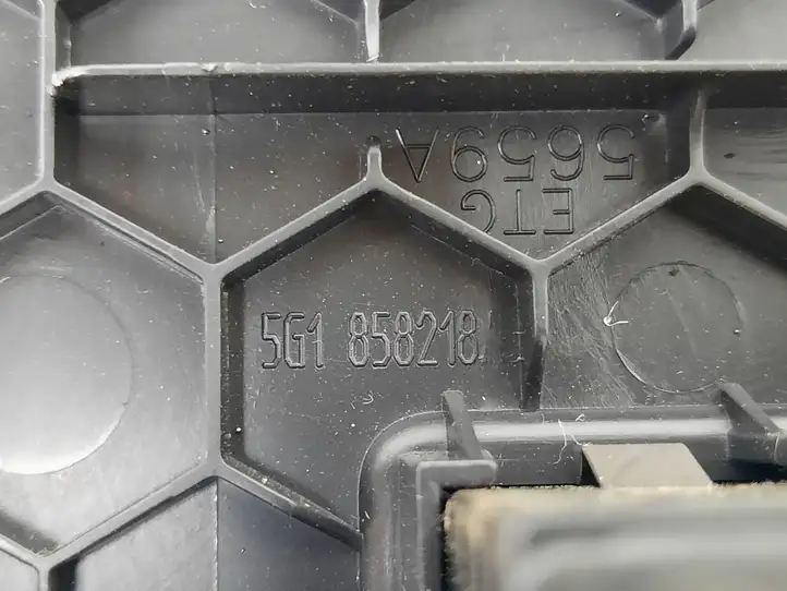 Volkswagen Golf VII (2013 - 2019) 5G1858218 Декоративная планка — фото 3