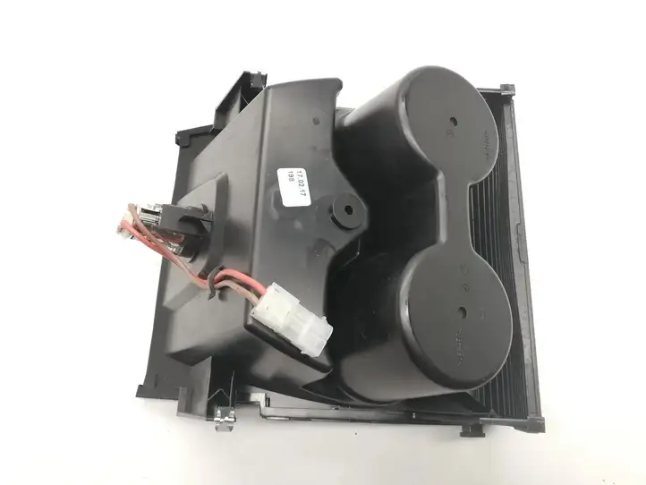 BMW X1 F48 F49 (2015 - 2022) 9292557 Передний подстаканник — фото 4