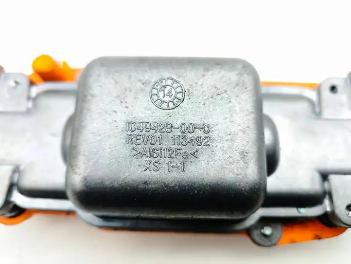 Tesla Model S (2012 - 2016) 105080510E Реле защиты аккумулятора — фото 6