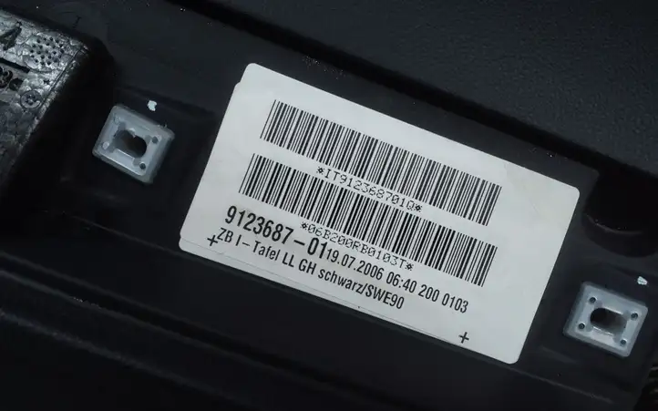 BMW 5 E60 E61 (2004 - 2010)  9123687 Панель