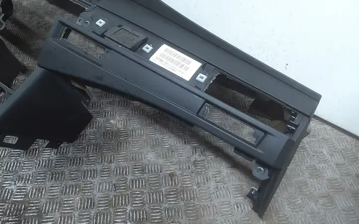 BMW 5 E60 E61 (2004 - 2010)  9123687 Панель