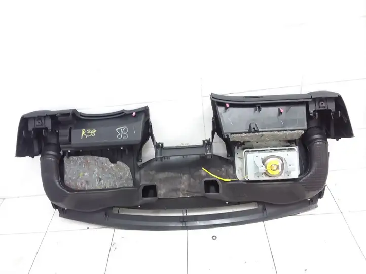 Toyota Yaris (2005 - 2009)  553020D010 Панель