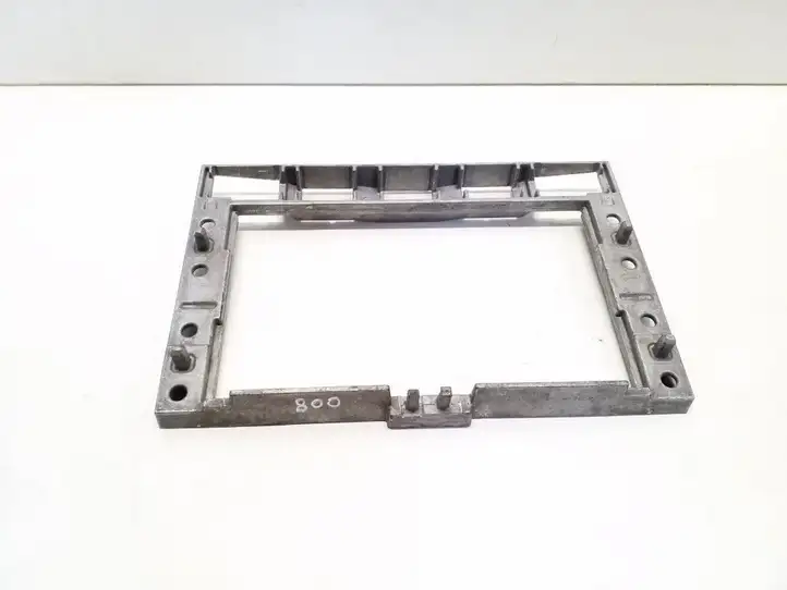 Volkswagen Touareg I (2002 - 2010)  7L6857318 Другая деталь панели