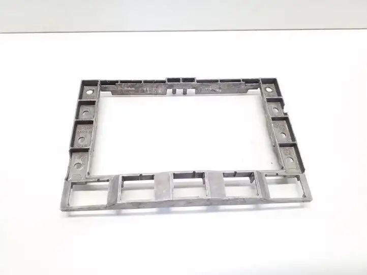 Volkswagen Touareg I (2002 - 2010)  7L6857318 Другая деталь панели