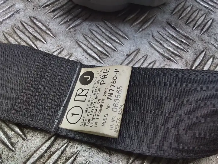 Lexus IS 220 (2005 - 2010)  7M7750P Передний ремень безопасности