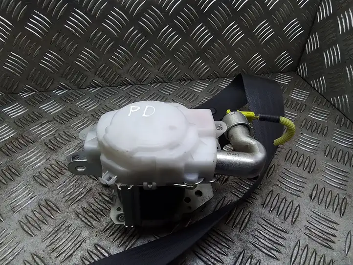 Lexus IS 220 (2005 - 2010)  7M7750P Передний ремень безопасности