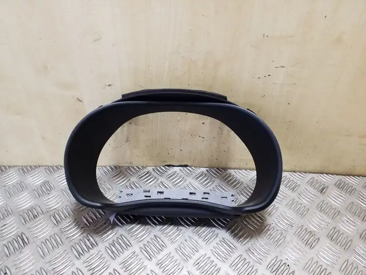 Kia Soul (2019 - )   Отделка приборного щитка