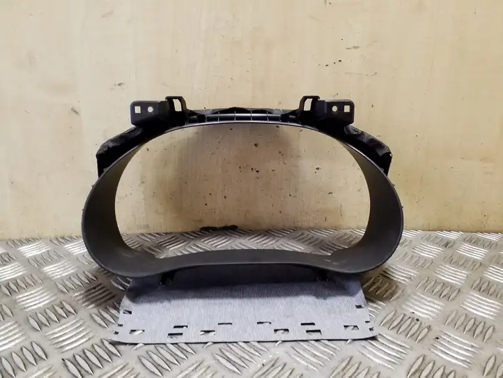 Kia Soul (2019 - )   Отделка приборного щитка