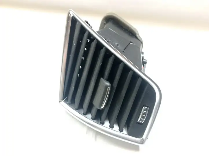 Audi Q5 SQ5 (2008 - 2012) 8R1820901L Боковой воздушный дефлектор — фото 2