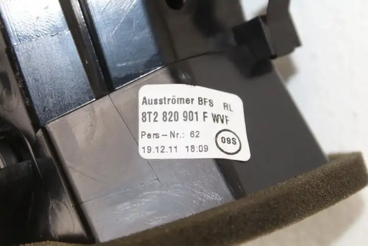 Audi A4 S4 B8 8K (2011 - 2015) 8T2820901F Боковой воздушный дефлектор — фото 6
