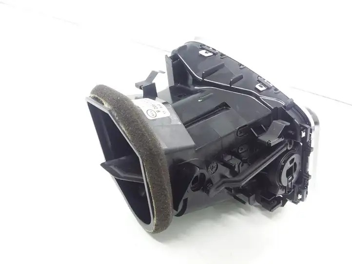 Audi A4 S4 B8 8K (2007 - 2011) 8T1820902B Боковой воздушный дефлектор — фото 3