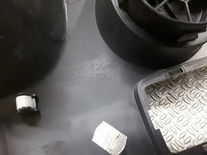 Suzuki Swift (2004 - 2010) 7331162J1 Отделка панели приборов — фото 2