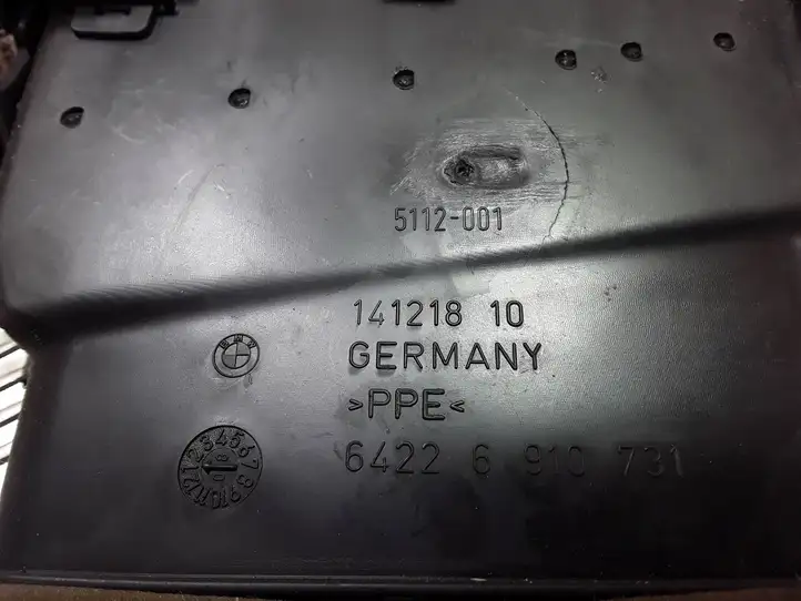 BMW 5 E60 E61 (2004 - 2010) 6910731 Боковой воздушный дефлектор — фото 2