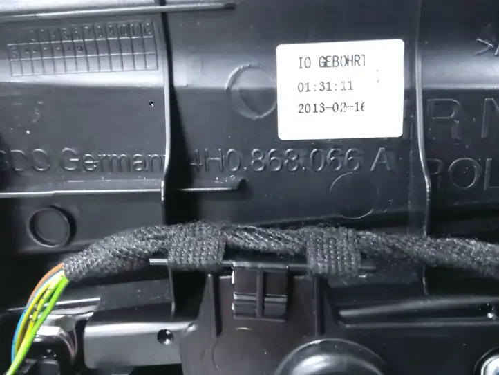 Audi A8 S8 D4 4H (2010 - 2014) 4H0868066A Обшивка задней двери — фото 6