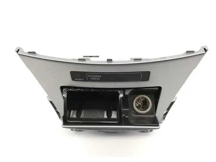 Toyota Avensis T270 (2012 - 2015) Передняя пепельница — фото 2