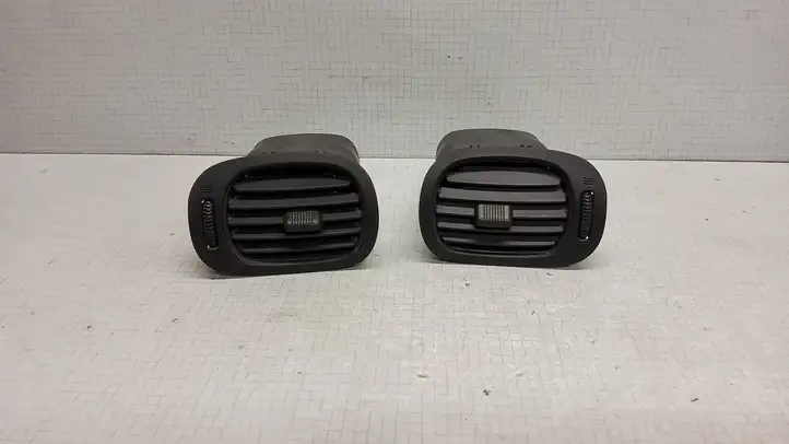 Chrysler Town & Country IV (2000 - 2007) 12050 Боковой воздушный дефлектор — фото 1