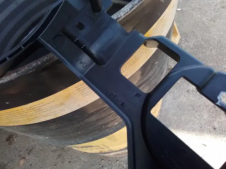 Volkswagen Tiguan (2007 - 2011)  5M1857051P Отделочный щит панели (нижний)