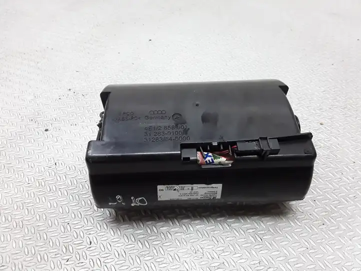 Audi A8 (2005 - 2007)  4E1858601B Передняя пепельница