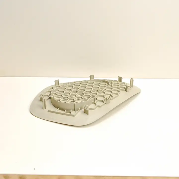 Volvo XC60 (2017 - )  31389992 Отделка центрального динамика