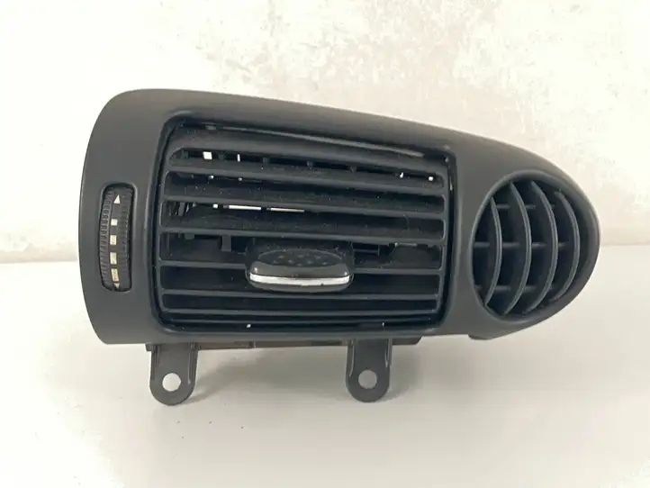 Mercedes-Benz C W203 (2000 - 2007) 2038300254 Боковой воздушный дефлектор — фото 1