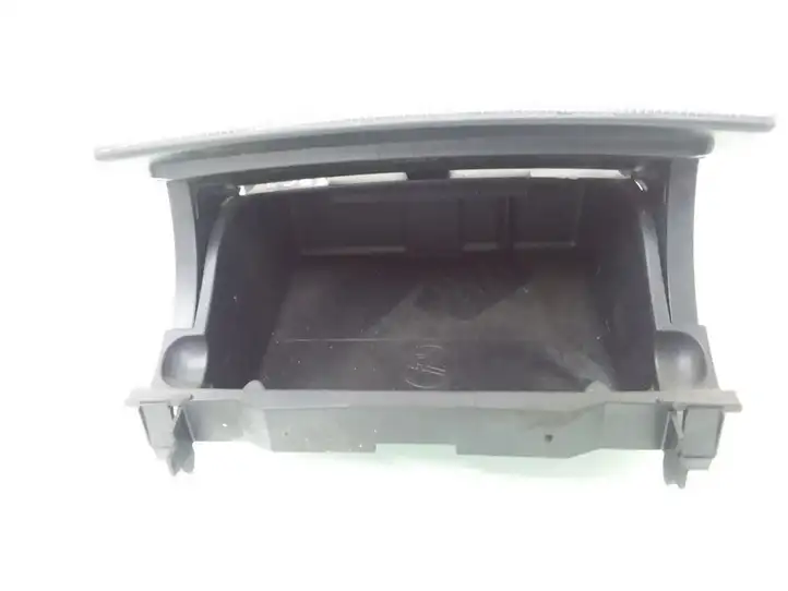 Mercedes-Benz C W203 (2000 - 2007) A2036800852 Передняя пепельница — фото 2