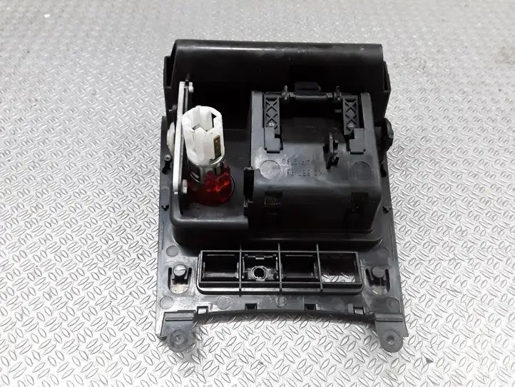 Volkswagen Golf V (2003 - 2009) 1K0857961 Передняя пепельница — фото 3