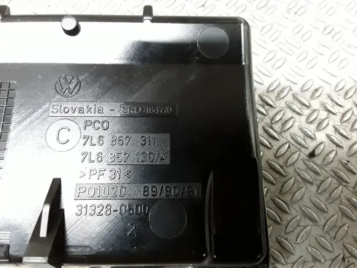 Volkswagen Touareg I (2002 - 2010) 7L6857311 Передняя пепельница — фото 2
