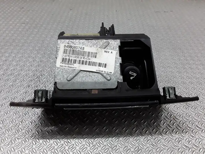 Chrysler 300 - 300C (2005 - 2011) 04595957AB Передняя пепельница — фото 1