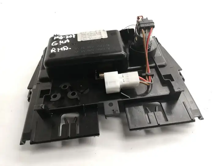 Mercedes-Benz E A207 (2010 - 2017)  A2046801350 Передняя пепельница