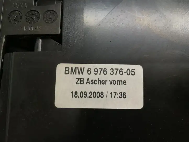 BMW 5 E60 E61 (2004 - 2010) 6976376 Передняя пепельница — фото 2