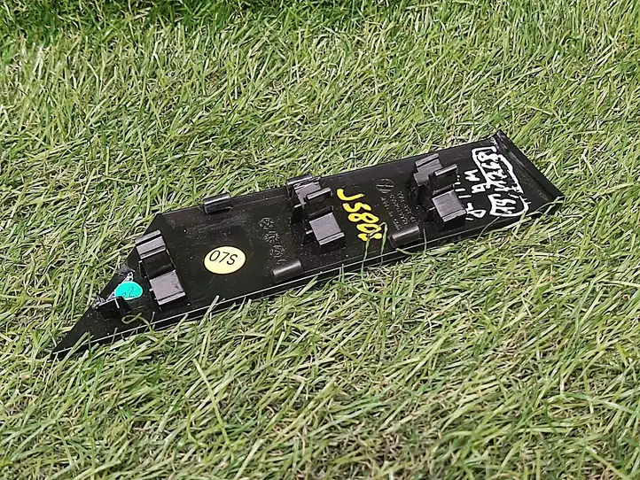 Volkswagen Jetta USA (2019 - )  17B858419 Декоративная планка