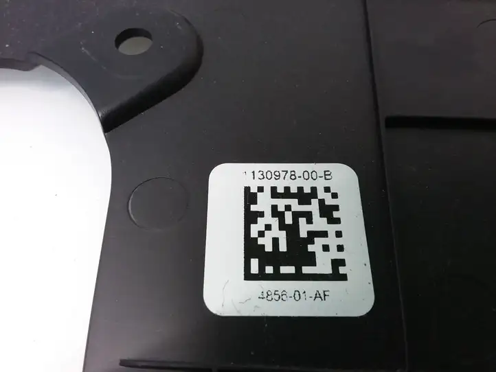 Tesla Model 3 (2017 - 2023) 113097800B Нижняя отделка панели приборов — фото 4