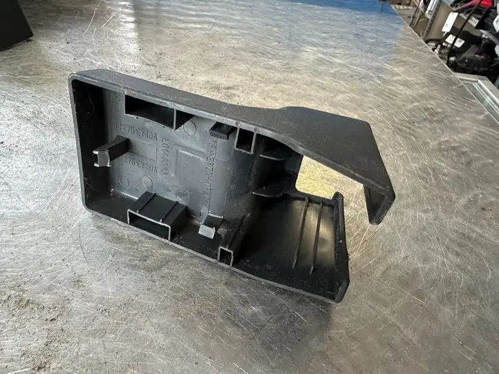 Nissan Qashqai (2010 - 2013) 88275EY10A Обшивка сидений — фото 2