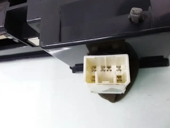 Kia Sorento (2002 - 2006) 845503E000 Передняя пепельница — фото 3