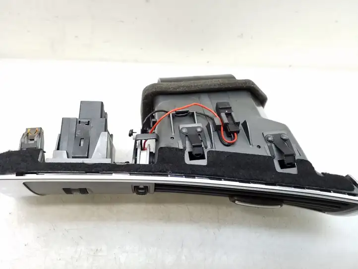 Audi A6 S6 C6 4F (2004 - 2008) 4F1820901A Боковой воздушный дефлектор — фото 5