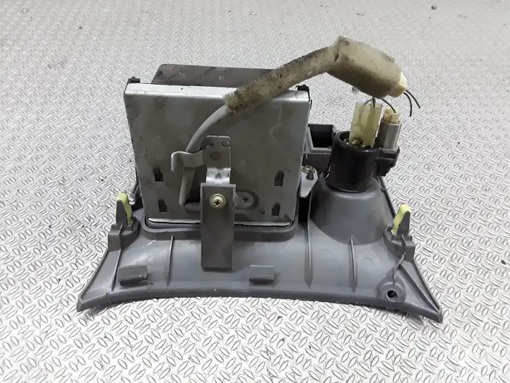 Toyota RAV 4 (XA20) (2000 - 2005) 5542042010 Передняя пепельница — фото 4