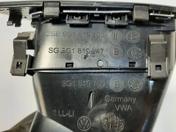 Volkswagen Golf VII (2013 - 2019) 5G1819703H Воздушная решетка панели — фото 3