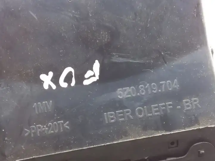 Volkswagen Fox (2005 - 2009) 5Z0819704 Воздушная решетка панели — фото 4