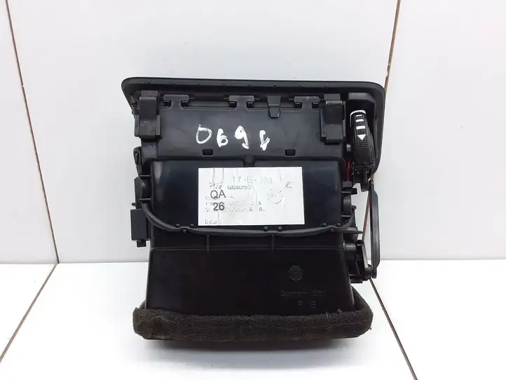 Volkswagen PASSAT B7 (2011 - 2014) S0911338 Воздушная решетка панели — фото 4