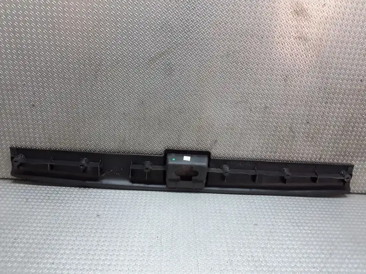 Mercedes-Benz ML W163 (1997 - 2005) 1636940033 Отделка порога багажника — фото 3